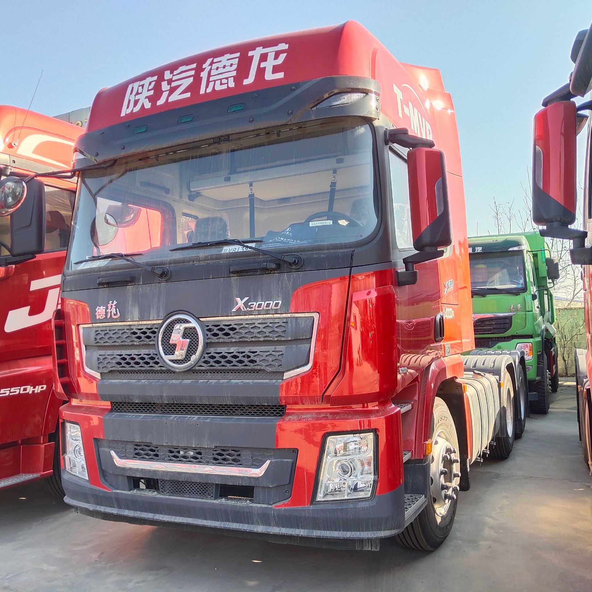 出售二手牵引车头18年陕汽德龙国五排放拖车头480马力车况原版