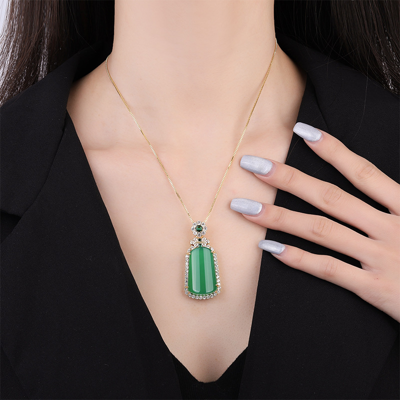 Zhuang Sheng Jewelry Copper Sole Gold-Plated Inlaid Emerald Green Gold Pendant Annotation Lucky Pendant Necklace Jade Pendant Wholesale