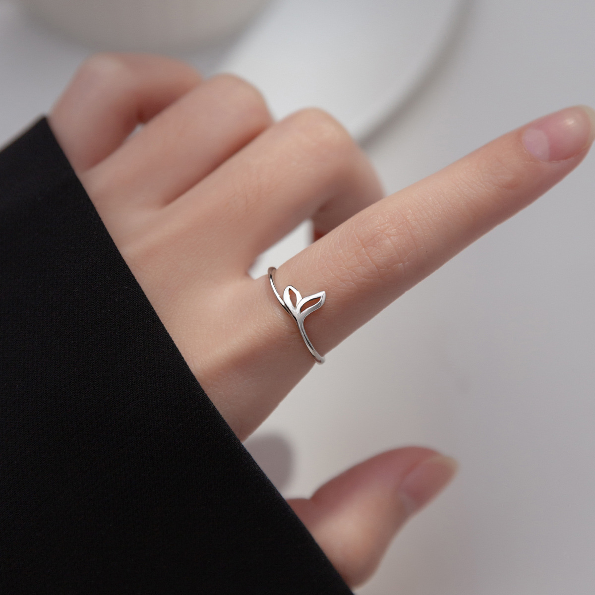 爱洛奇 s925银戒指女韩版小清新鱼尾海洋元素镂空开口手饰品j8297