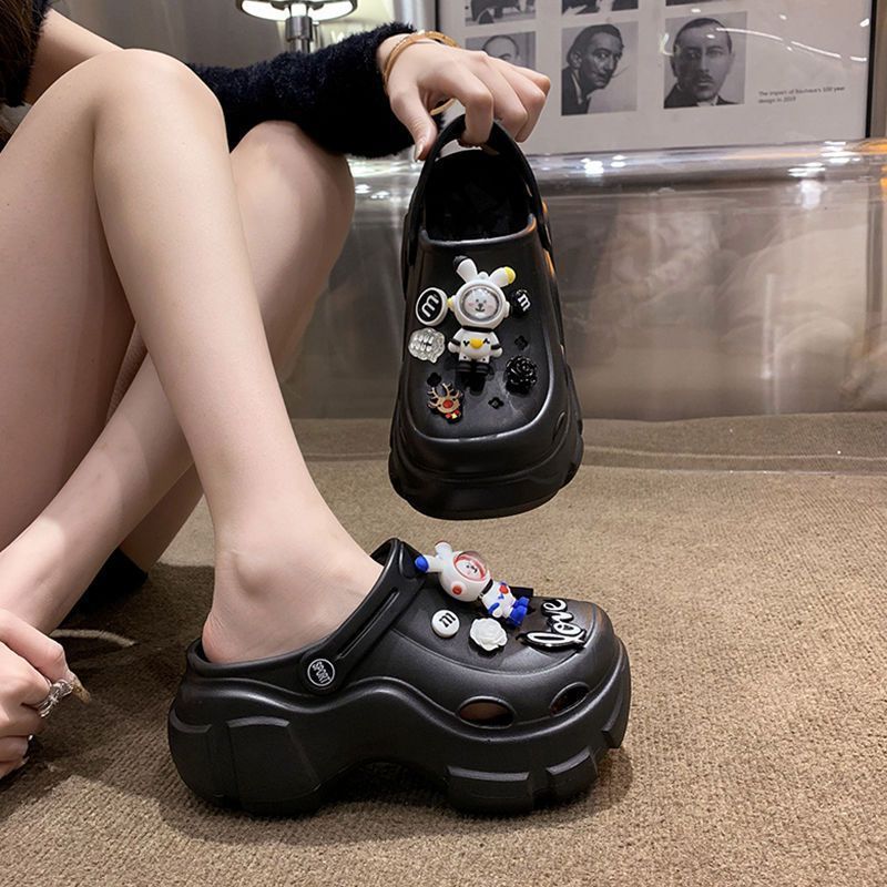 2023 Summer Online Celebrities' Cute Cartoon Closed Toe DIY Hole Shoes Platform Slippers Beach Hole Shoes Women's Outer Wear