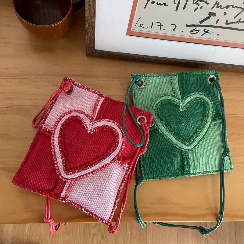 New Cute Personality Heart-Shaped Canvas Bag Color Contrast Patchwork Corduroy Envelope Package Female Niche One Shoulder Crossbody Bag