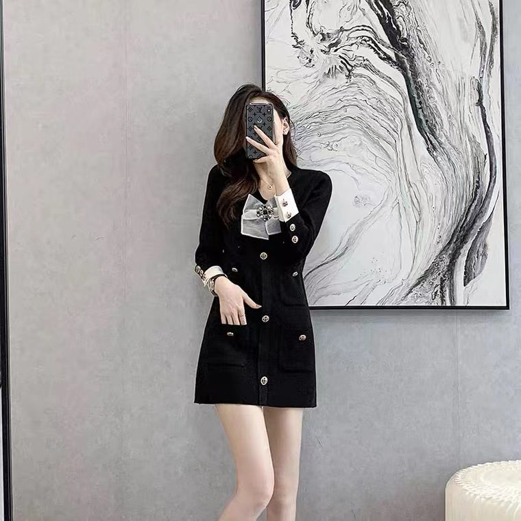 Autumn and Winter 2023 New French Retro Small Elegant Socialite Waist Slimming Knitted Long-Sleeved Dress Women