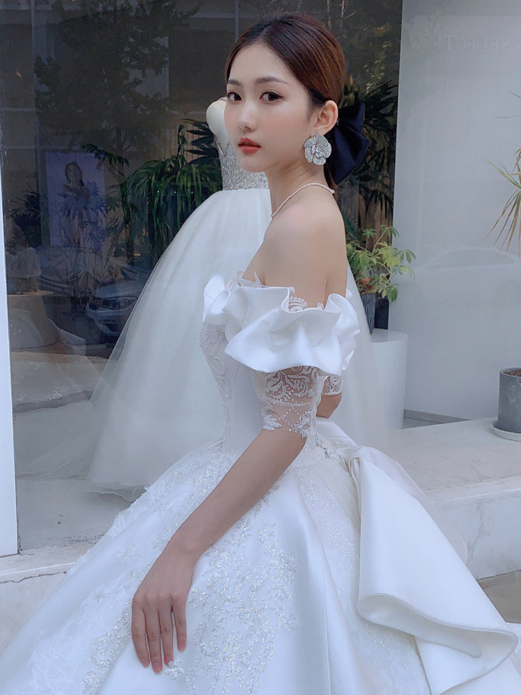 缎面婚纱2020新款新娘一字肩森系梦幻超仙宫廷复古显瘦小个子礼服