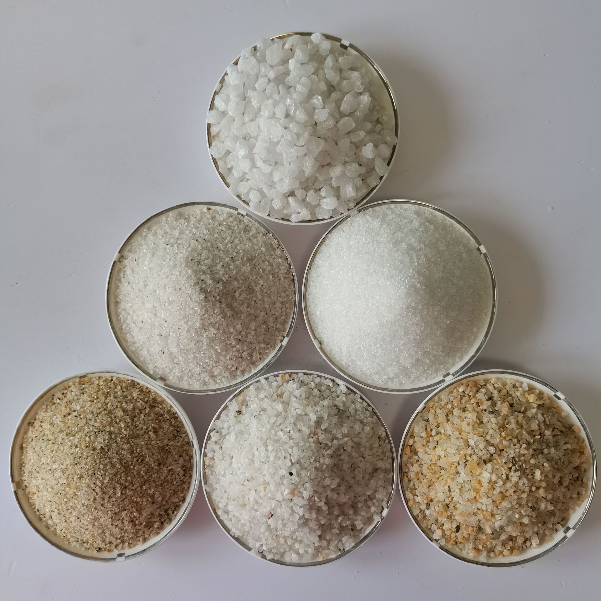 厂家批发精致白色石英砂污水处理喷砂除锈石英砂净水器滤料石英砂