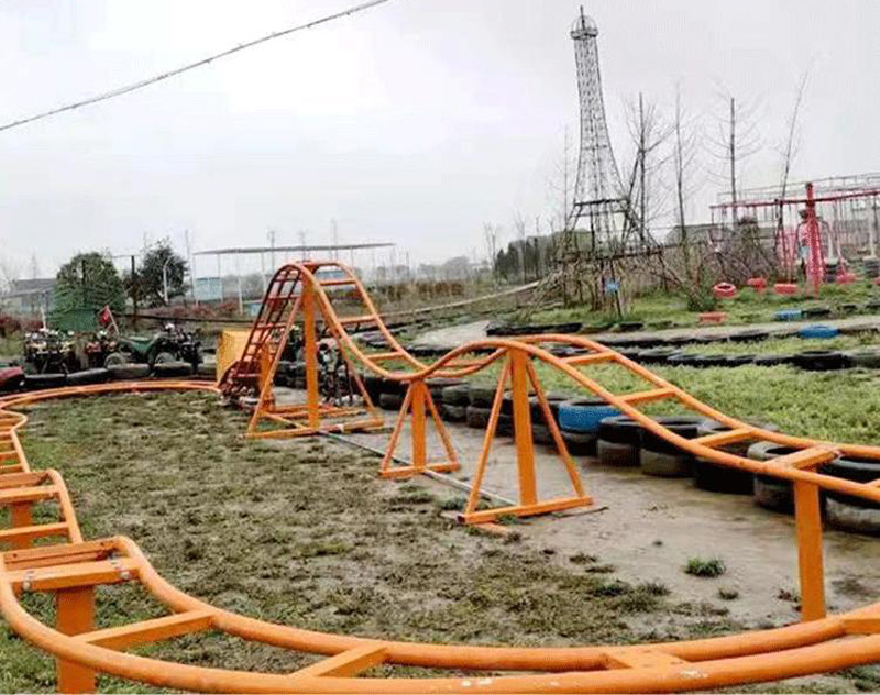 网红坑爹过山车脚踩轨道小火车脚蹬过山车景区公园网红脚踏坑爹车