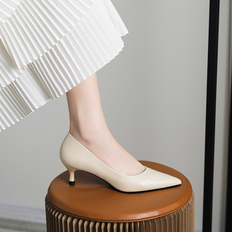 2021年新款韩版小码高跟鞋女4cm矮跟职业通勤工作鞋尖头大码单鞋