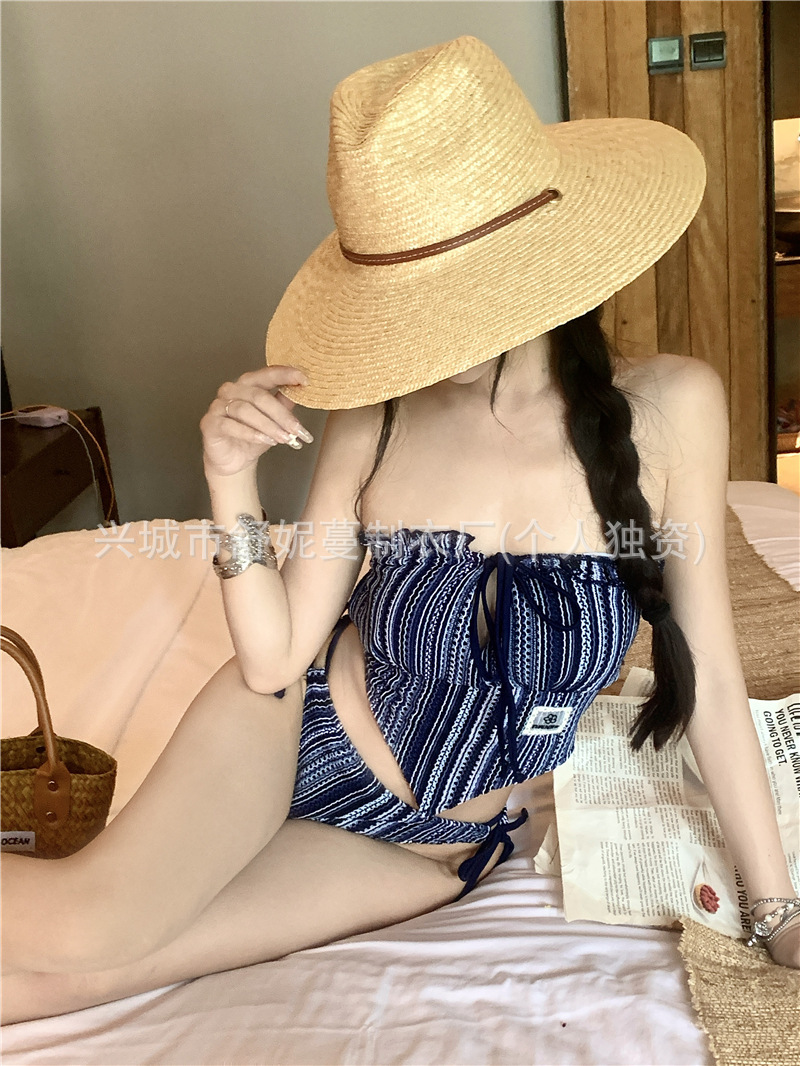 2025新款可爱少条纹女分体泳衣女式小清新bikini高级感海边比基尼