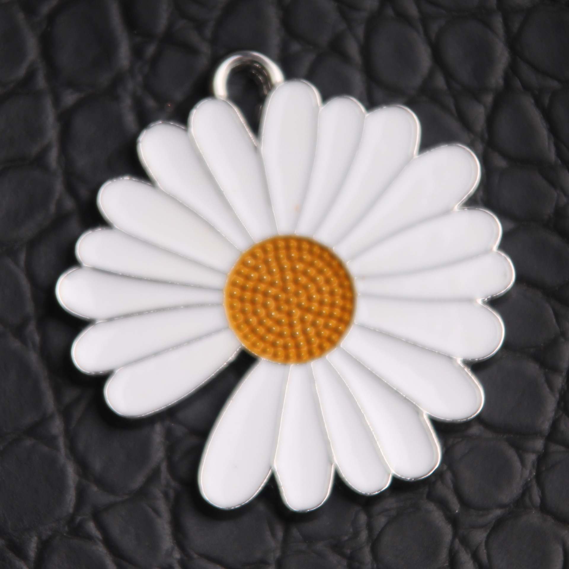 权志龙gd同款小雏菊项链男潮女网红菊花嘻哈钛钢吊坠学生饰品吊坠