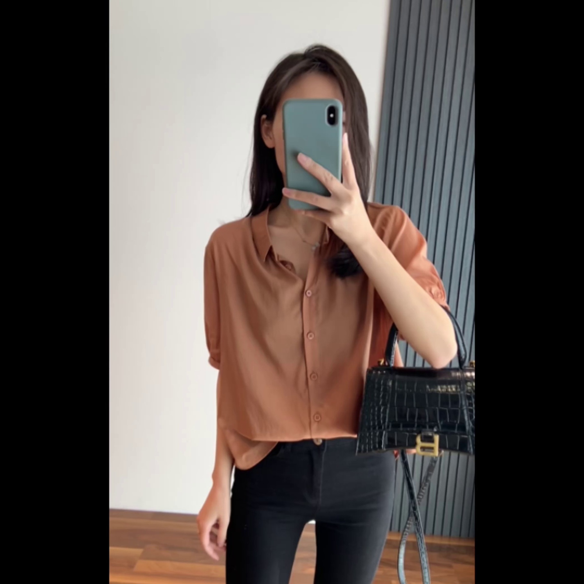 maoban 早春新品经典简约日系短款小翻领棉感娃娃衫上衣女-阿里巴巴