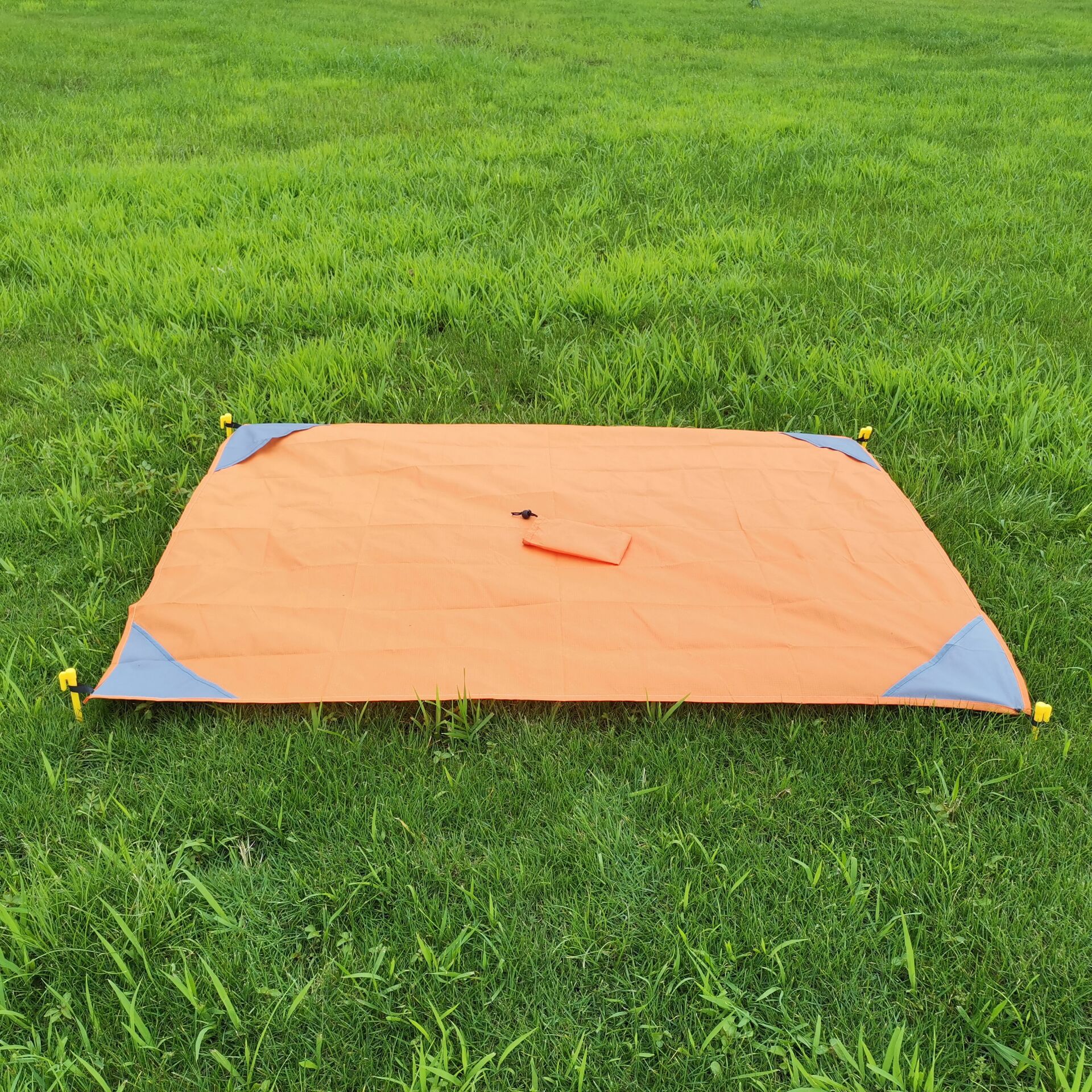 厂家新款户外欧美纯色三分格可折叠迷你口袋野餐垫沙滩垫可印logo