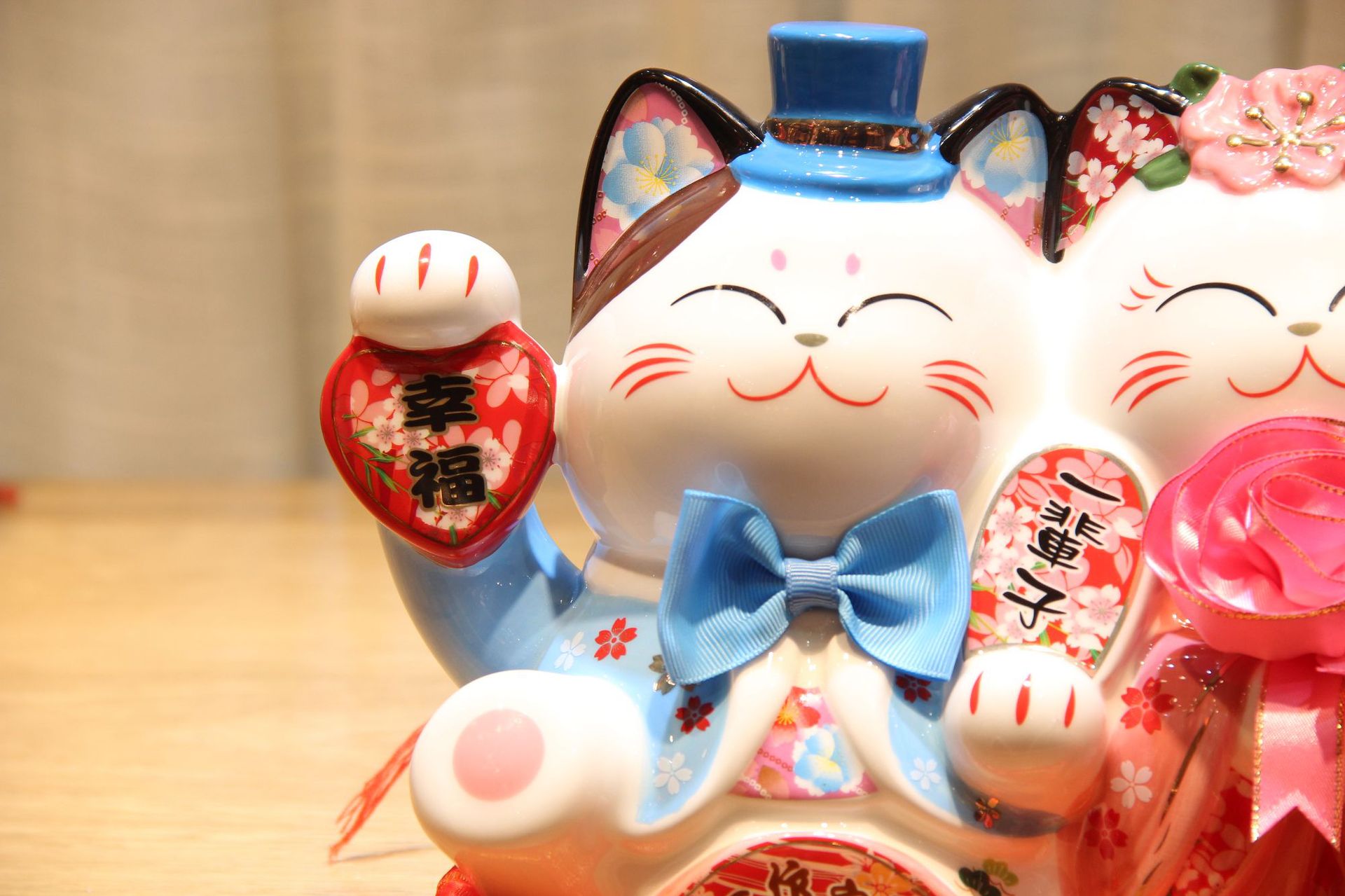 乐喵 福缘9寸夫妻猫西装情侣拿心招财猫储钱罐陶瓷工艺品婚庆摆件