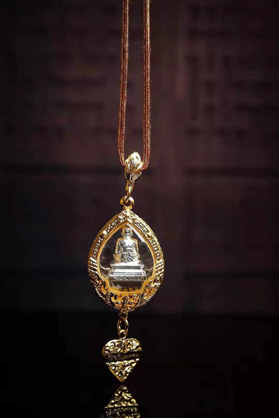 泰国佛牌 龙婆托 自身像车挂