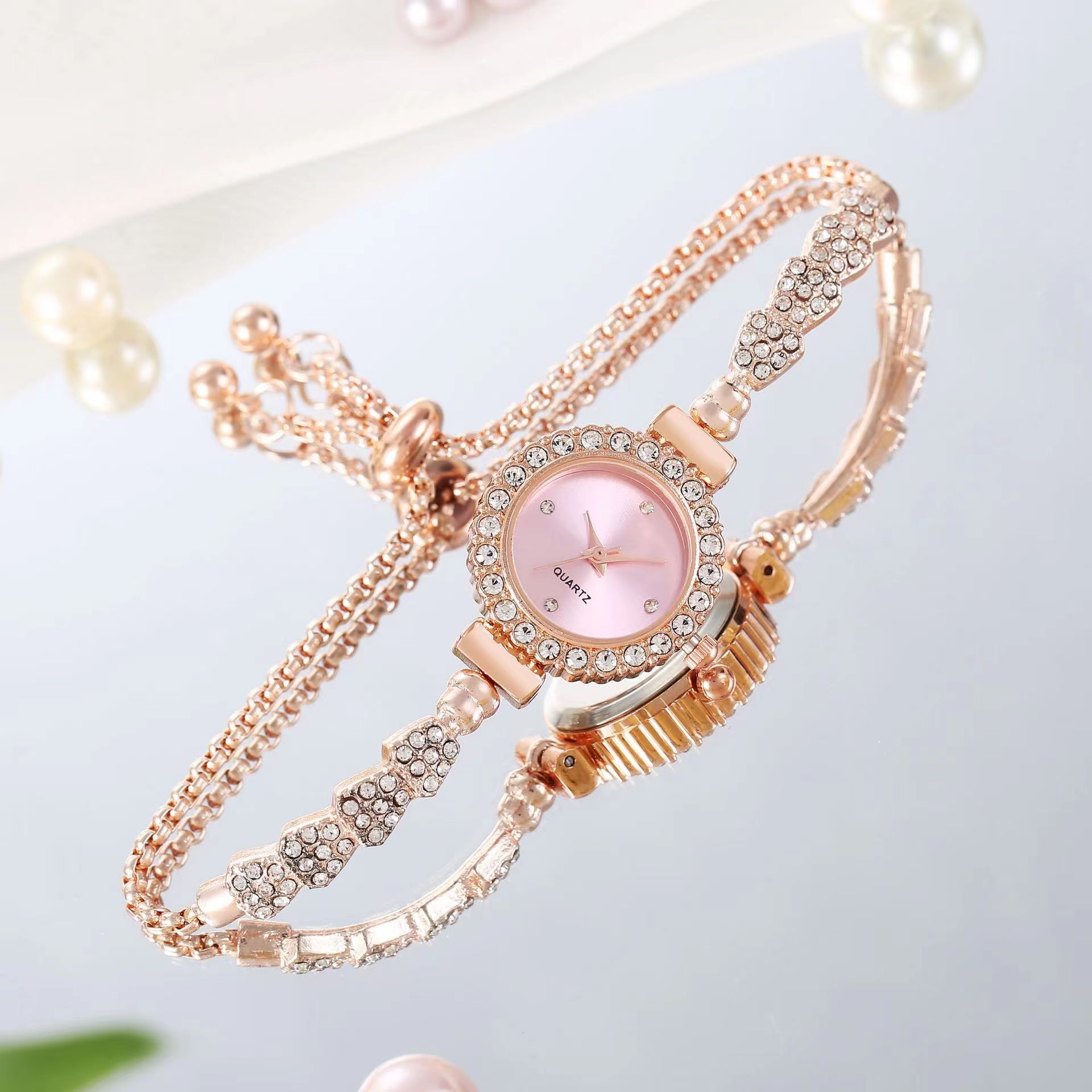 2023 New Fashion Diamond round Women's Watch Free Adjustment Bracelet Watch Women's Quartz Watch Factory Wholesale