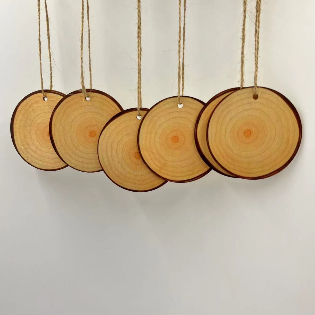 原木片木头片diy工艺品圣诞装饰松木年轮木块圆木片挂件吊牌-阿里巴巴