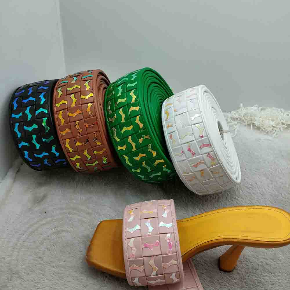 万鸿直销新款彩色编织皮革加胶片十字纹女士拖鞋鞋面铺件材料欧洲