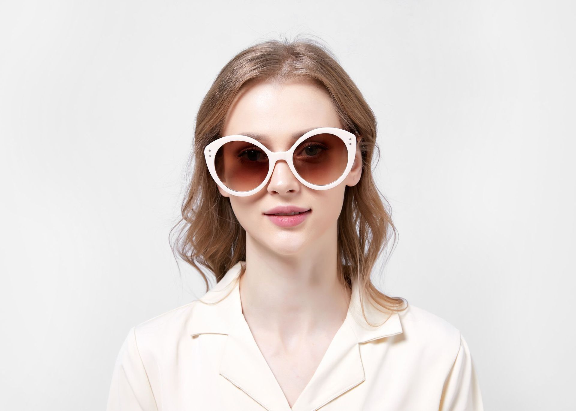 新款时尚潮流米钉款太阳镜女主播个性街拍墨镜跨境司机驾驶眼镜