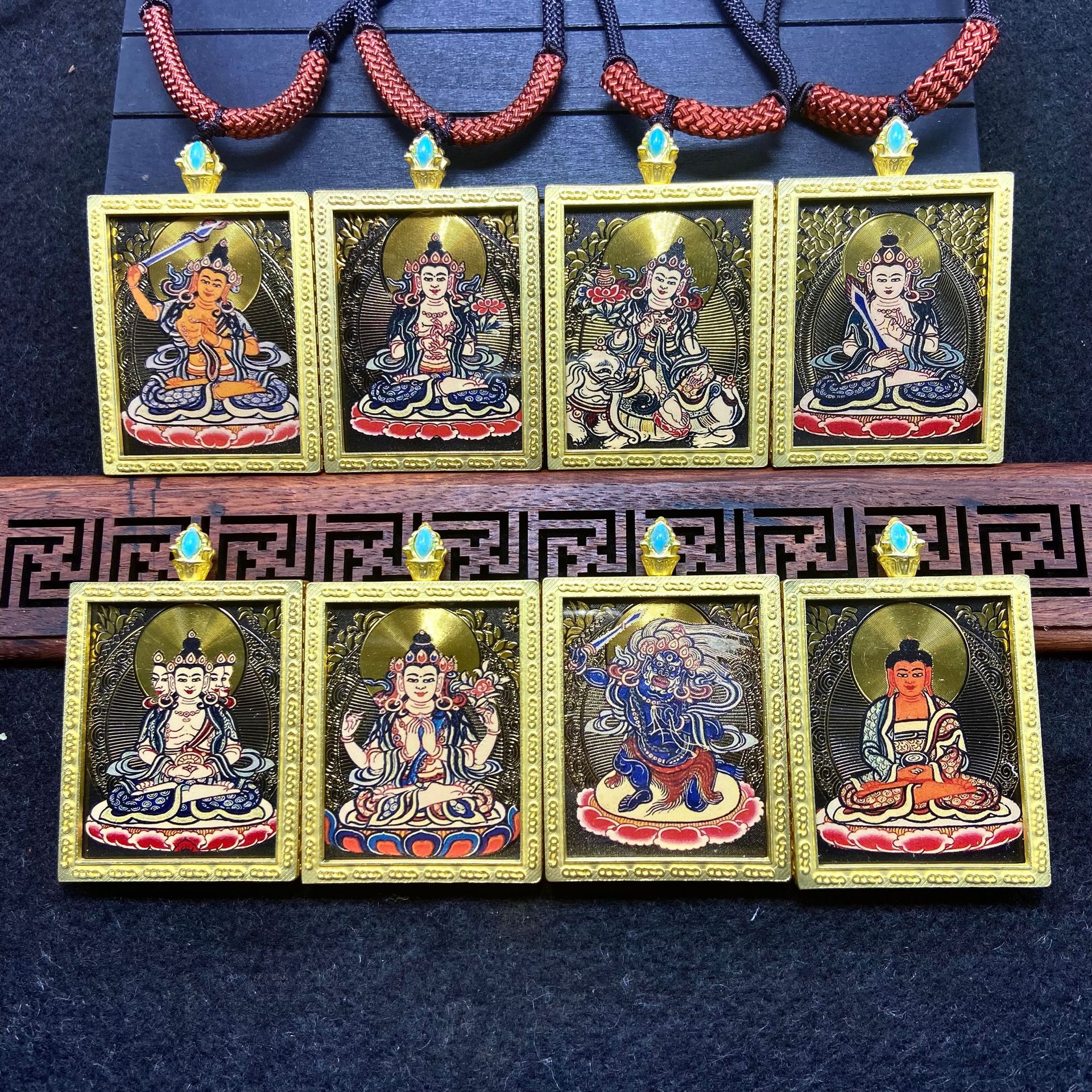 方形唐卡新款黑金八大守护神嘎乌盒吊坠本命唐卡双面十二生肖挂件