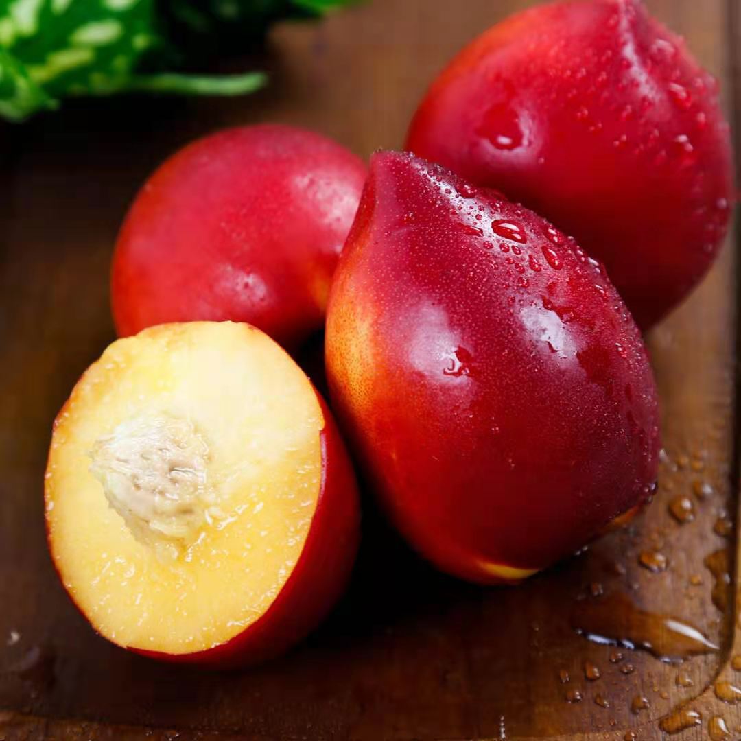 现摘云南油桃新鲜脆甜可口应季水果非毛桃桃子35斤产地一件代发