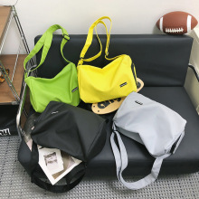 运动健身包包男女同款大容量旅行休闲包潮牌韩系通勤中学生斜跨包