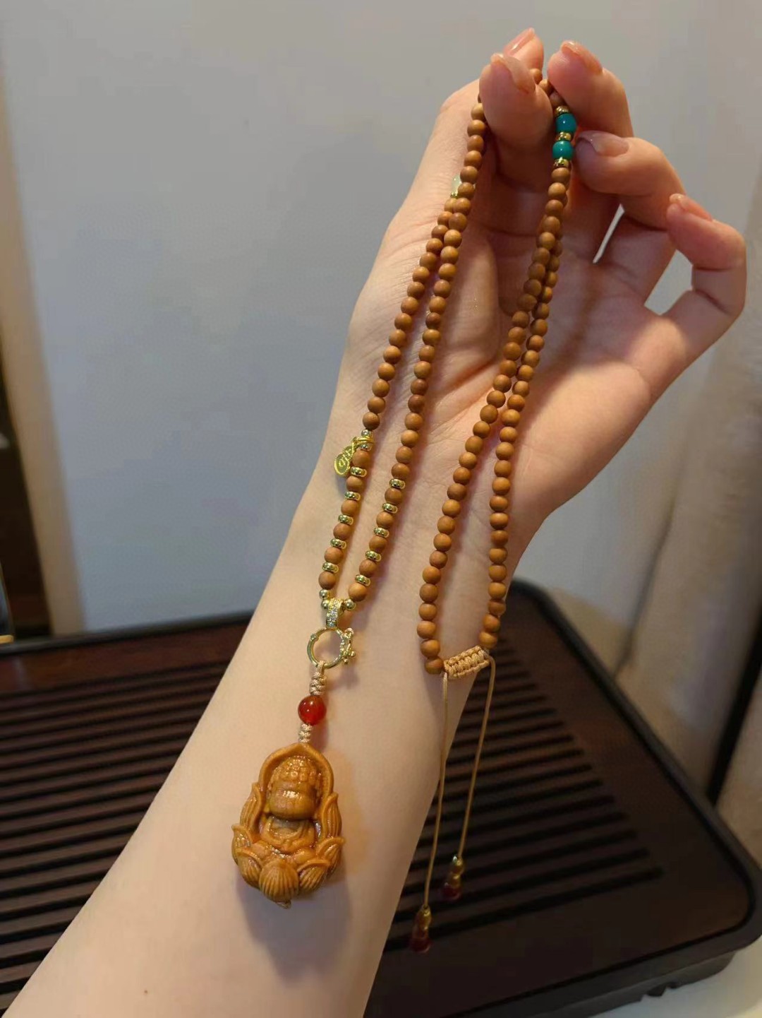 新款设计芭比檀无相佛项链 搭配老山檀珠链文玩新中式风格-阿里巴巴