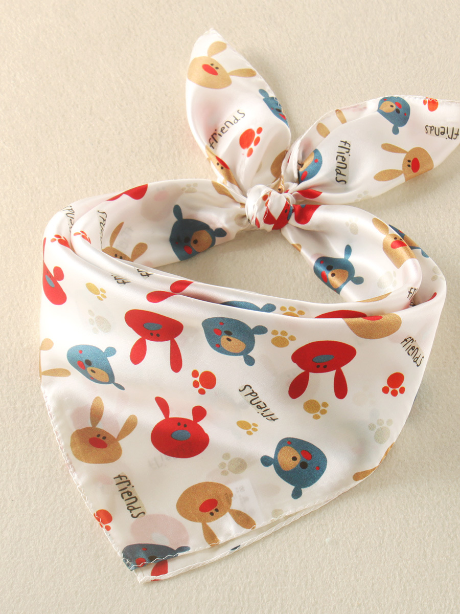 秋冬季男童真丝围巾宝宝丝巾婴儿三角巾儿童桑蚕丝可爱卡通小方巾