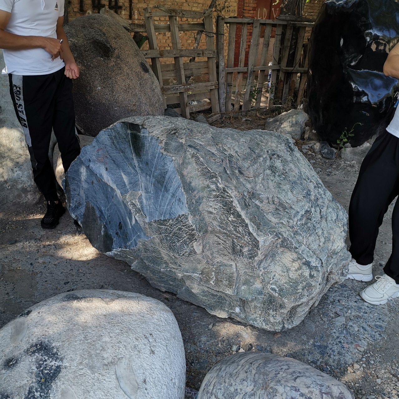 和田玛纳斯碧玉原石玉质温润细腻结构均匀厂家批发 可复检 带证书