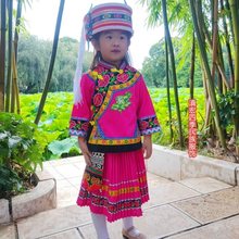 新款绣花彝族女童装、撒尼族裙装套装、小撒尼火把节节日表演服装