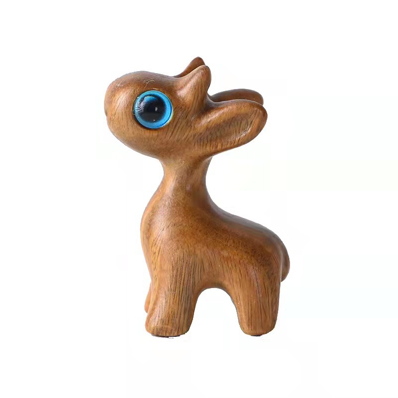 绿檀食梦鹿可爱小摆件黑檀木雕长颈鹿摆件直播供应