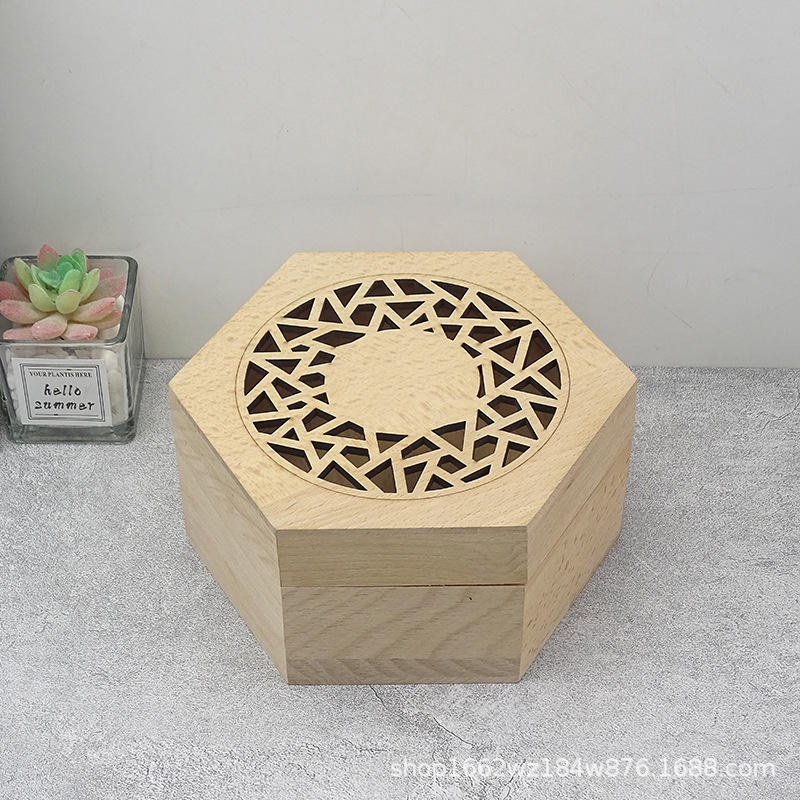 厂家供应榉木盒子六边形木盒批发桌面镂空盖子糖果盒首饰盒