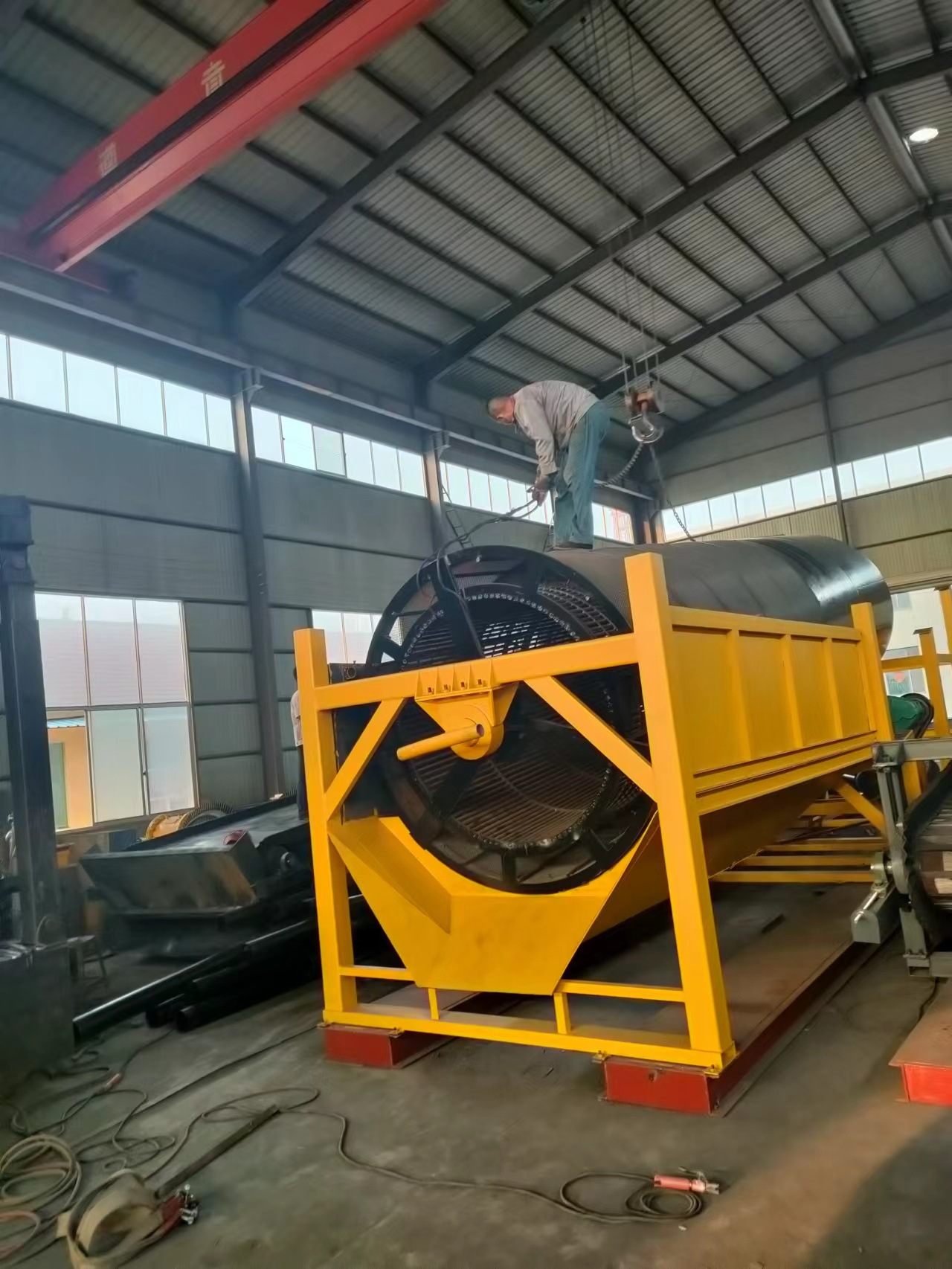 鲁浩产新型选沙金溜槽设备砂金矿选矿设备旱地采金机械挖金设备