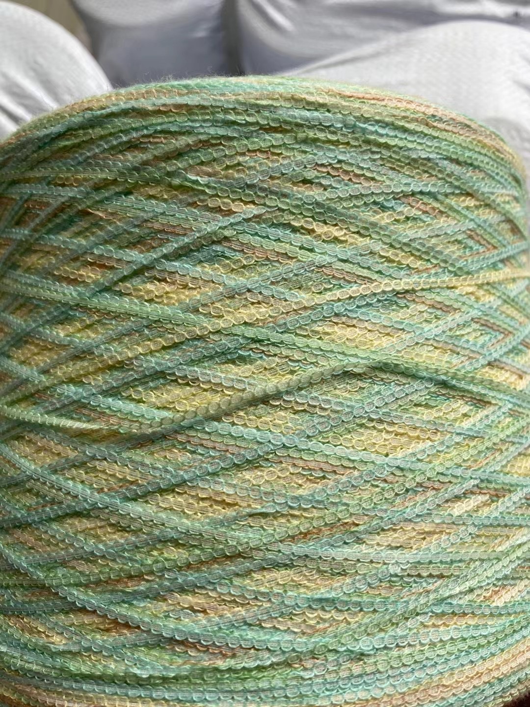 厂家直供特种花式纱8字纱 5.6支55晴纶45锦纶经纬纱 圈圈八字纱