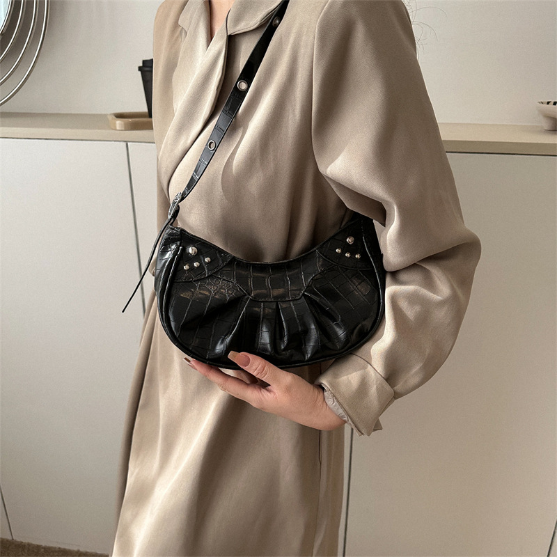 Factory Foreign Trade Bag Female 2023 Spring Popular Fashion Rivet Pleated Dumpling Bag Crocodile Pattern Shoulder Messenger Bag