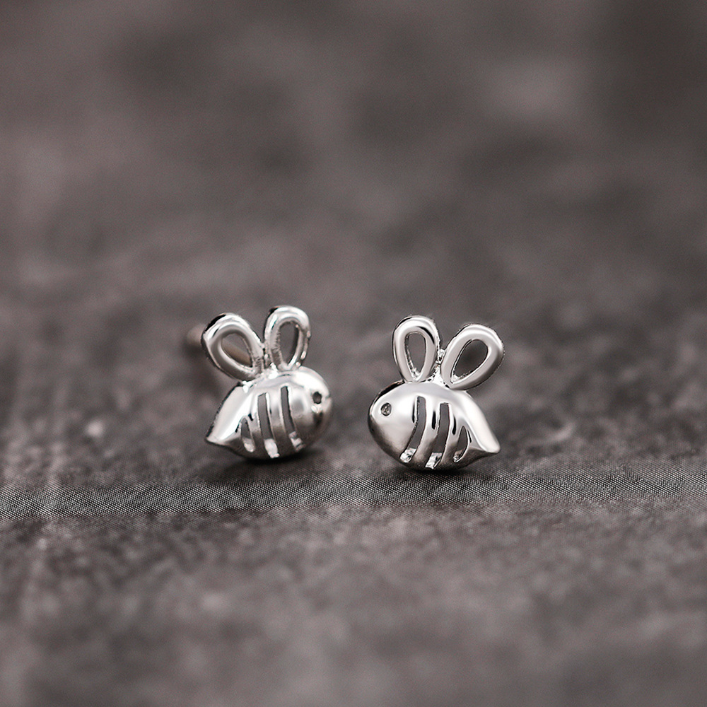 Youyixi S925 Sterling Silver Bee Ear Studs Women's Mori Hollow Glossy Animal Earrings Simple Fashion Ear Studs for Women