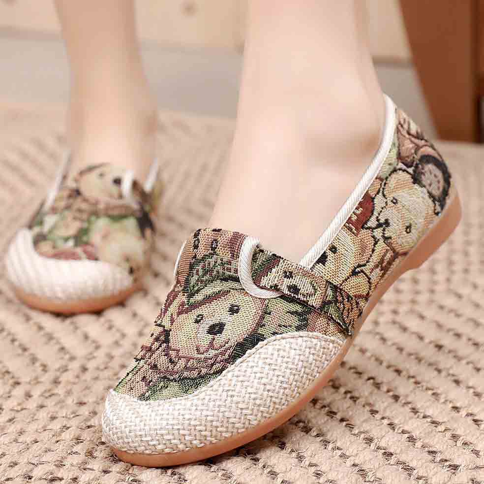 老北京布鞋女春季新款一脚蹬懒人平底软底单鞋透气帆布鞋妈妈女士