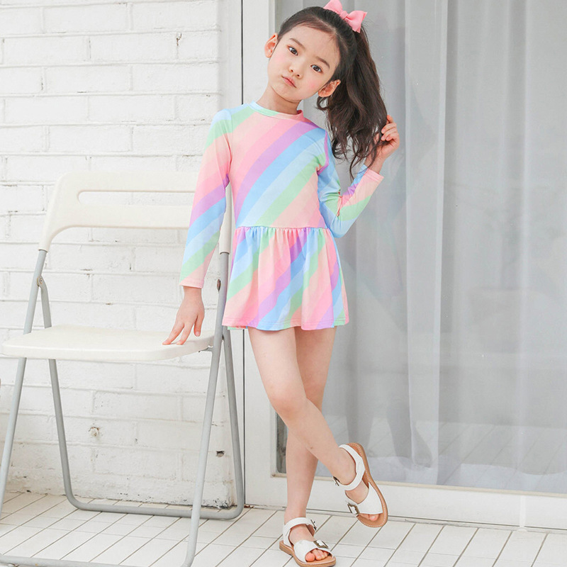 2024儿童泳衣女童公主裙裙式分体渐变长袖防晒速干中小童彩虹泳衣
