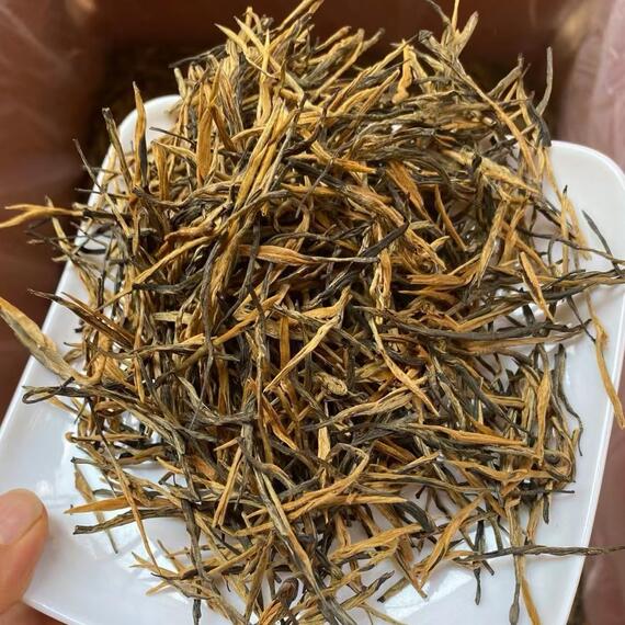 云南凤庆滇红松针批发 理条红茶 2022一芽一叶直条月光金枝经典58