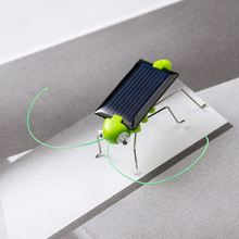 太阳能昆虫蚂蚱 迷你科学DIY手工模型 太阳能虫子 桌面装饰摆件