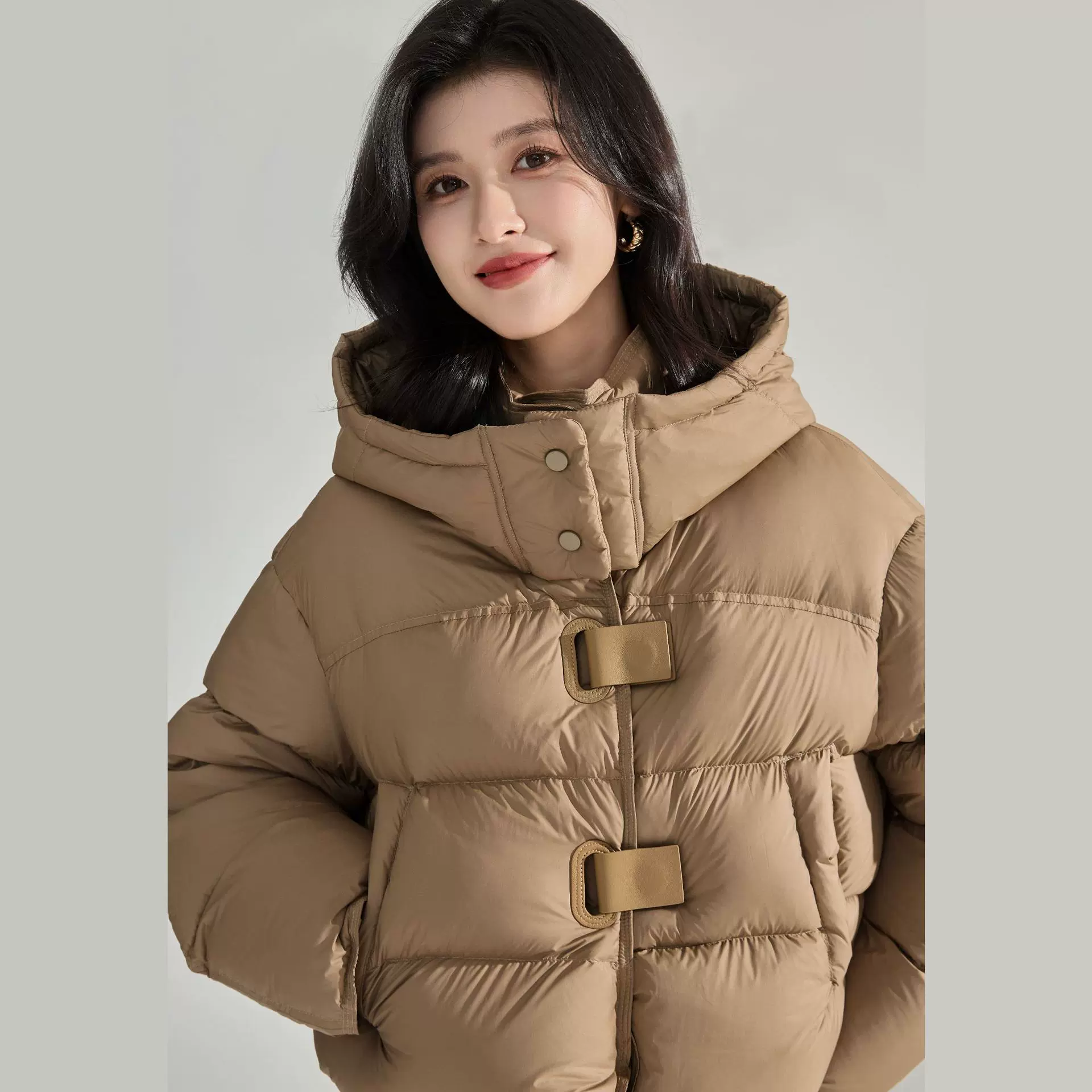 冬季时尚休闲泡芙短款羽绒服加厚连帽设计感皮袢面包服15978