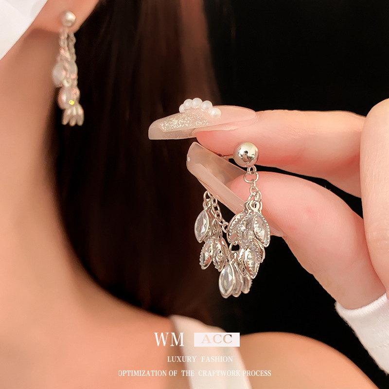 Silver Needle Zircon Leaf Tassel Earrings Personalized Metal Earrings Affordable Luxury Fashion High-Grade Earrings Women's Wholesale