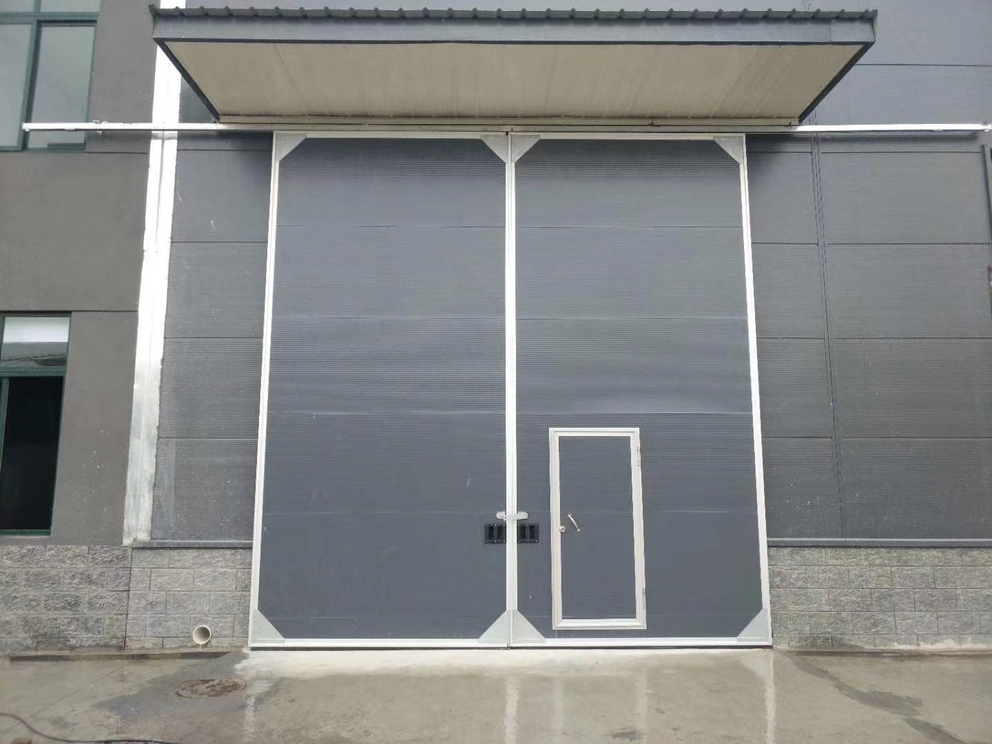 工业门 车间彩钢大门 工业保温平开门工厂车间仓库电动工业门-阿里巴