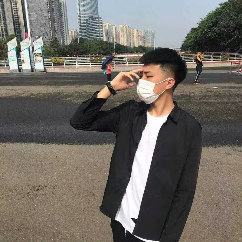 精神小伙衬衫男