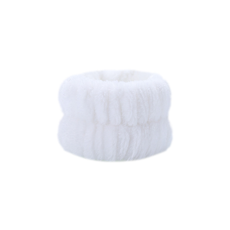 2022 Cross-border plush solid color face wash wrist sports bracelet headband waterproof hand washing protection manufacturers direct sales Application Scenario