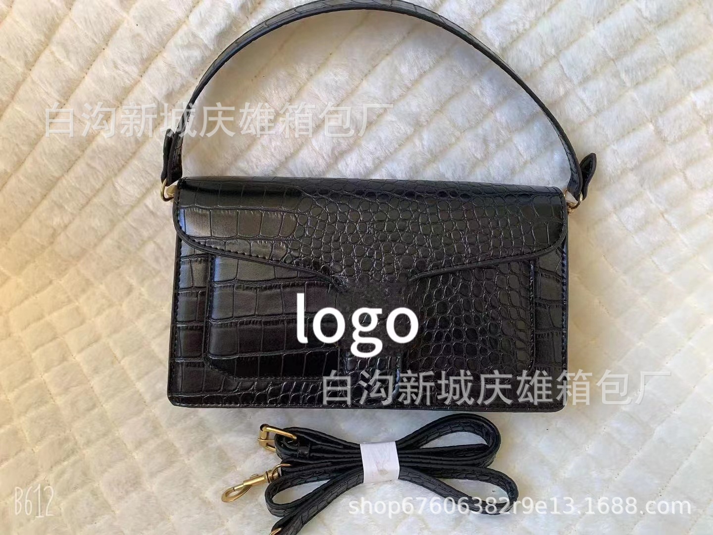 Manufacturer Wholesale Women's Bags 2023 New Crocodile Pattern Simple Small Square Bag Messenger Bag Small Handbag Bags Fashion Fashion