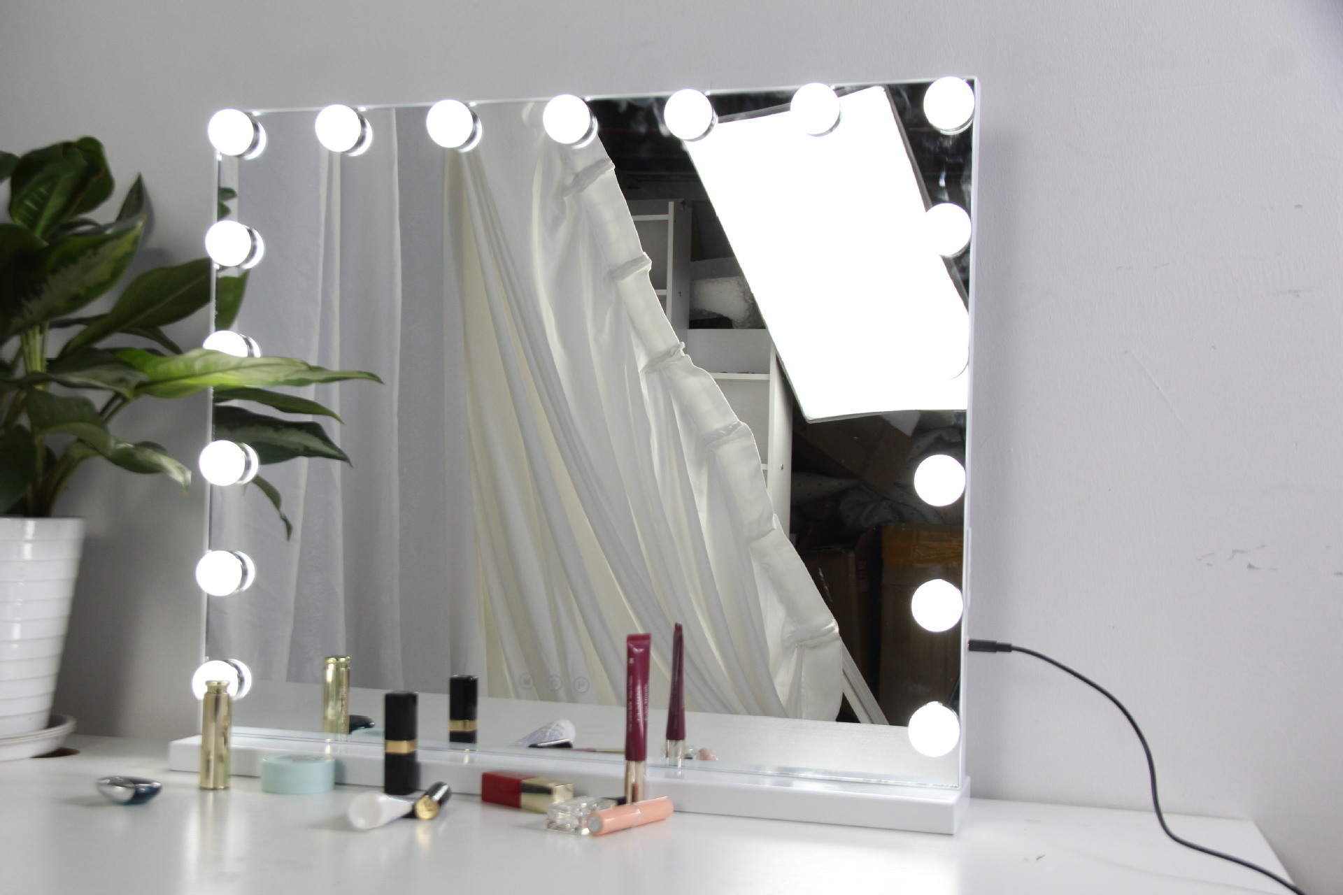 化妆镜挂墙led智能高清补光影楼专业梳妆镜浴室带灯好莱坞化妆镜