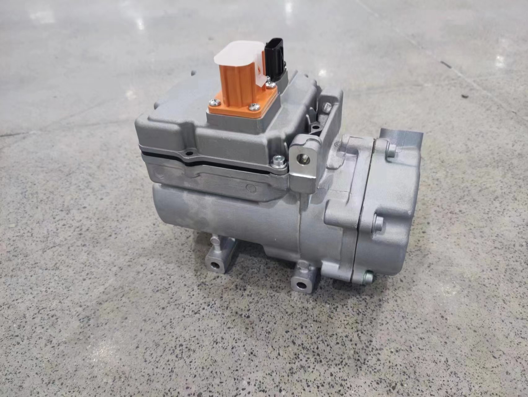 东风ec36风神e70俊风e11k新能源电动汽车货卡车面包车空调压缩机