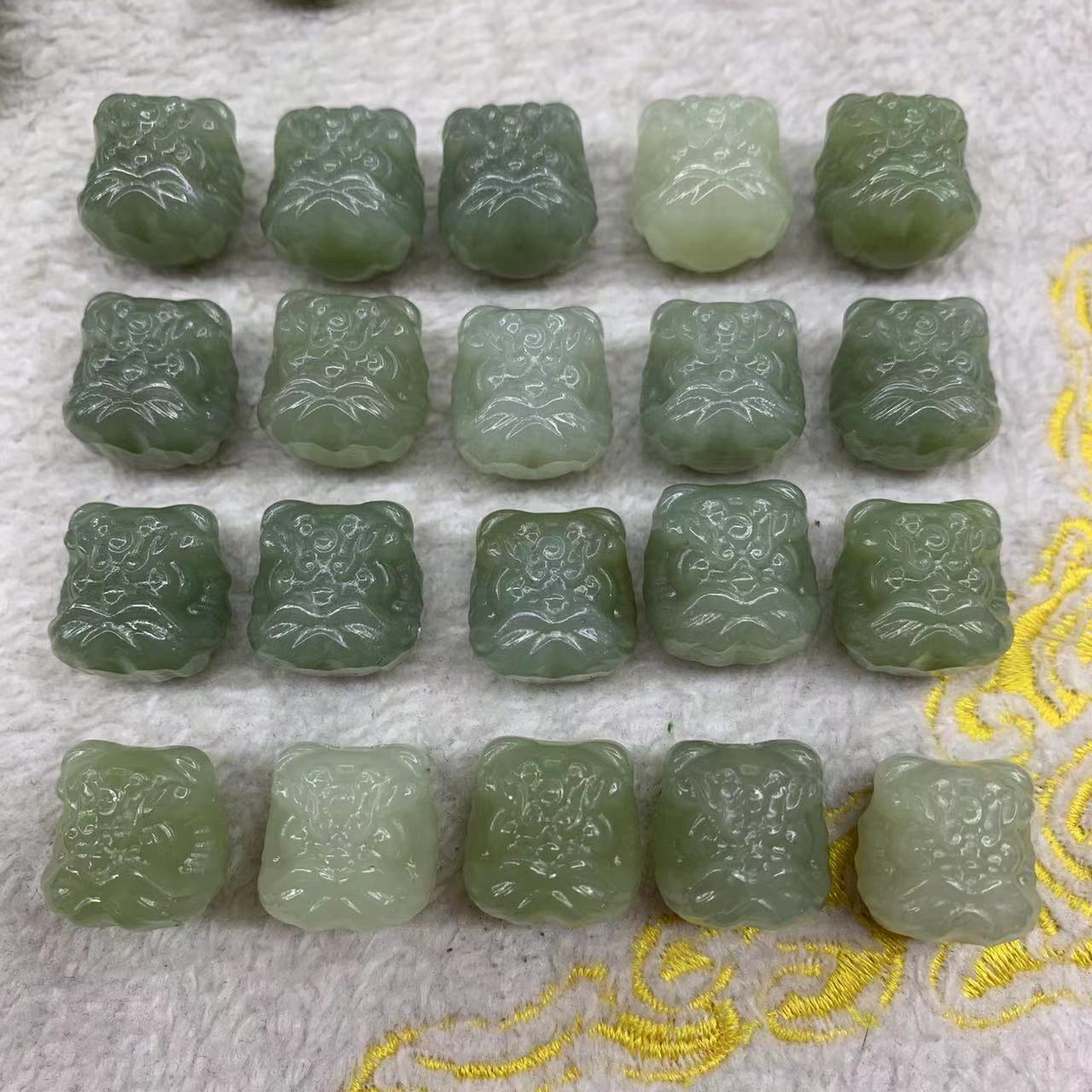 和田玉青海料晴水湖水大号醒狮牛鼻孔吊坠挂件 和田玉醒狮吊坠