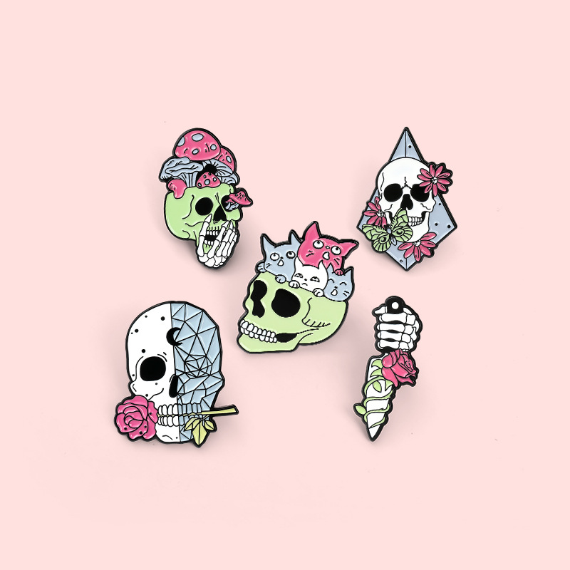 New Cartoon Hot Selling Creative Skull Rose Series Brooch Ornament Personality All-Match Paint Badge