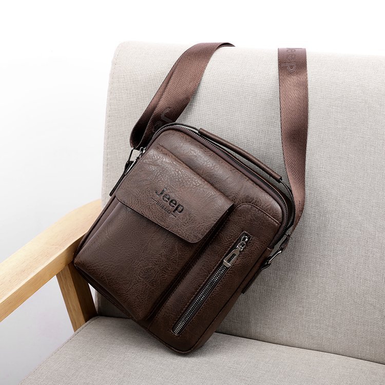 Good Quality Men's Bag Vertical Pouch Oil Wax Leather 2022 Retro Casual Bag Shoulder Messenger Bag Trendy Bags Wholesale