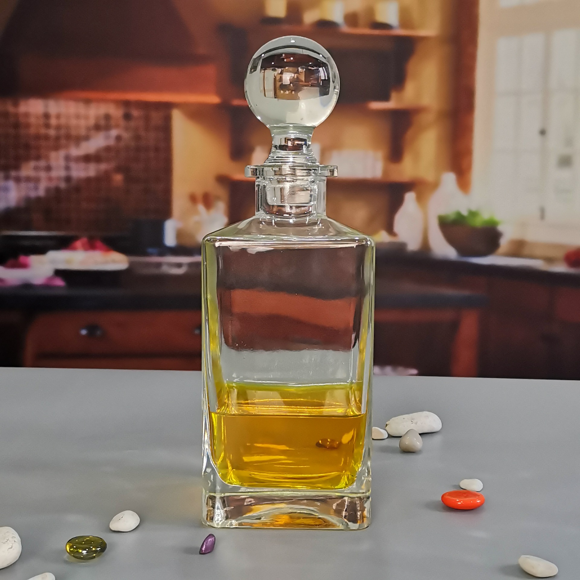 现货可密封玻璃洋酒酒瓶透明烈酒瓶方形酒瓶1000ml方形威士忌酒瓶