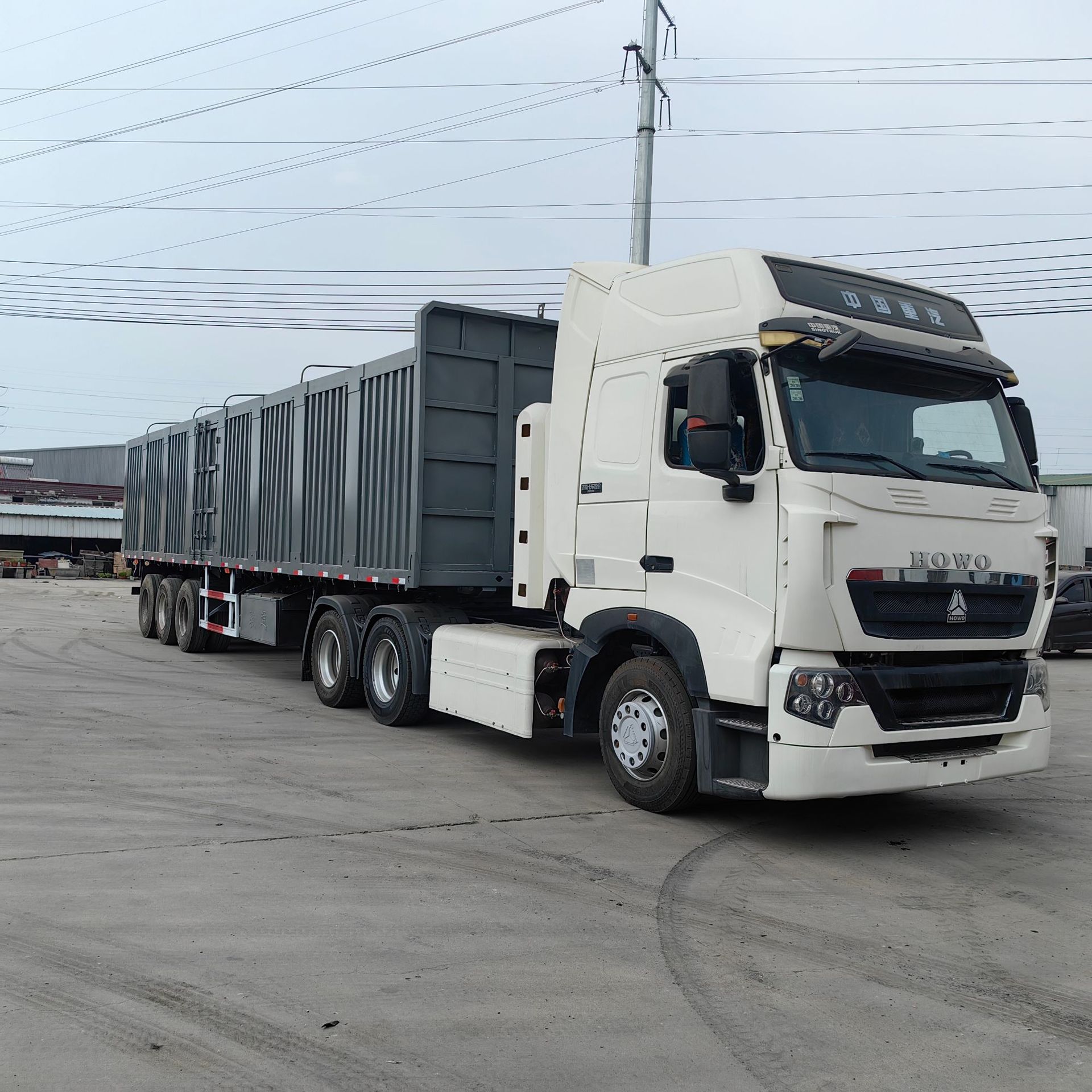 销往非洲豪沃cng牵引车头 后八轮货运卡车头 420马力拖拉机拖车头